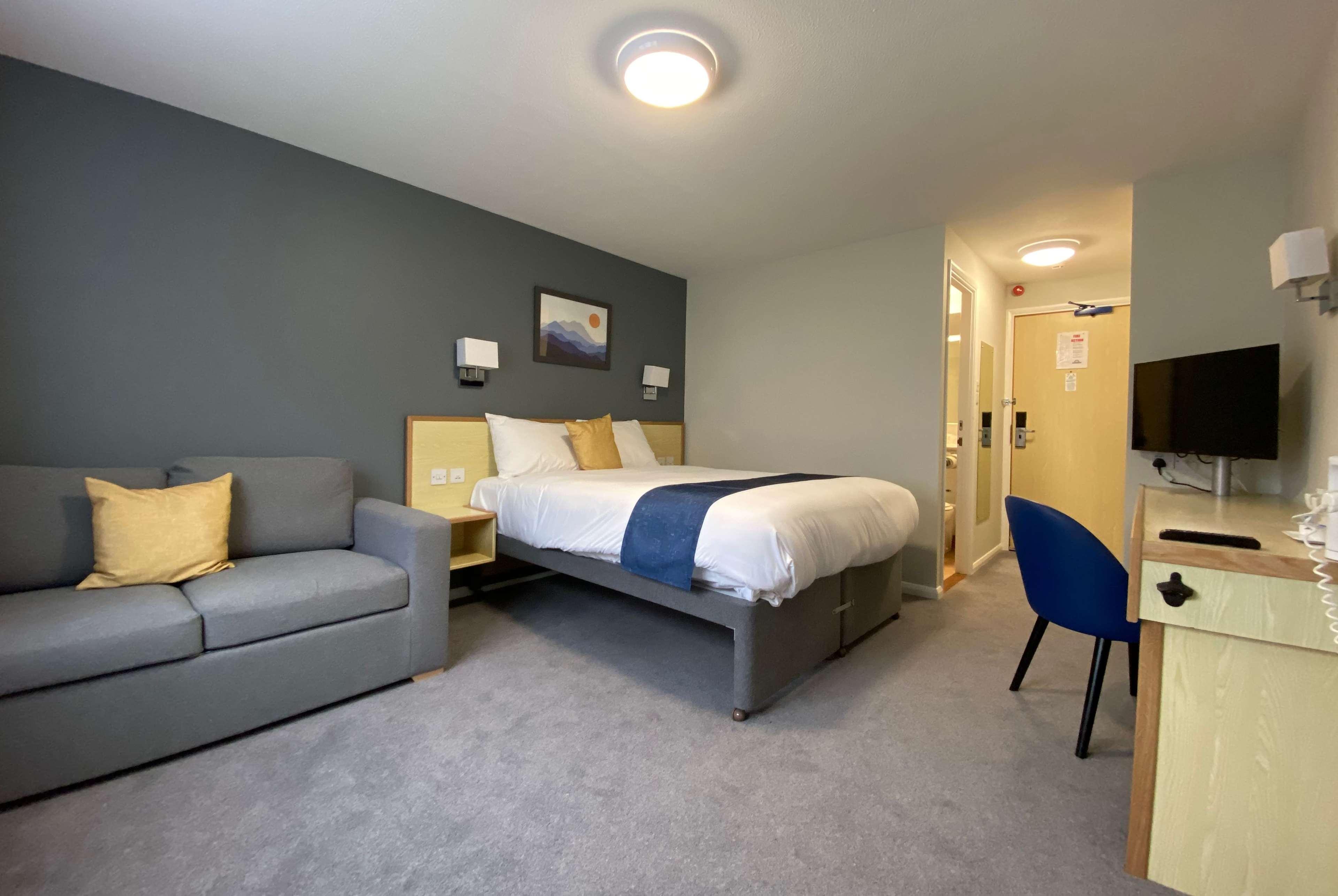 Days Sedgemoor Hotel