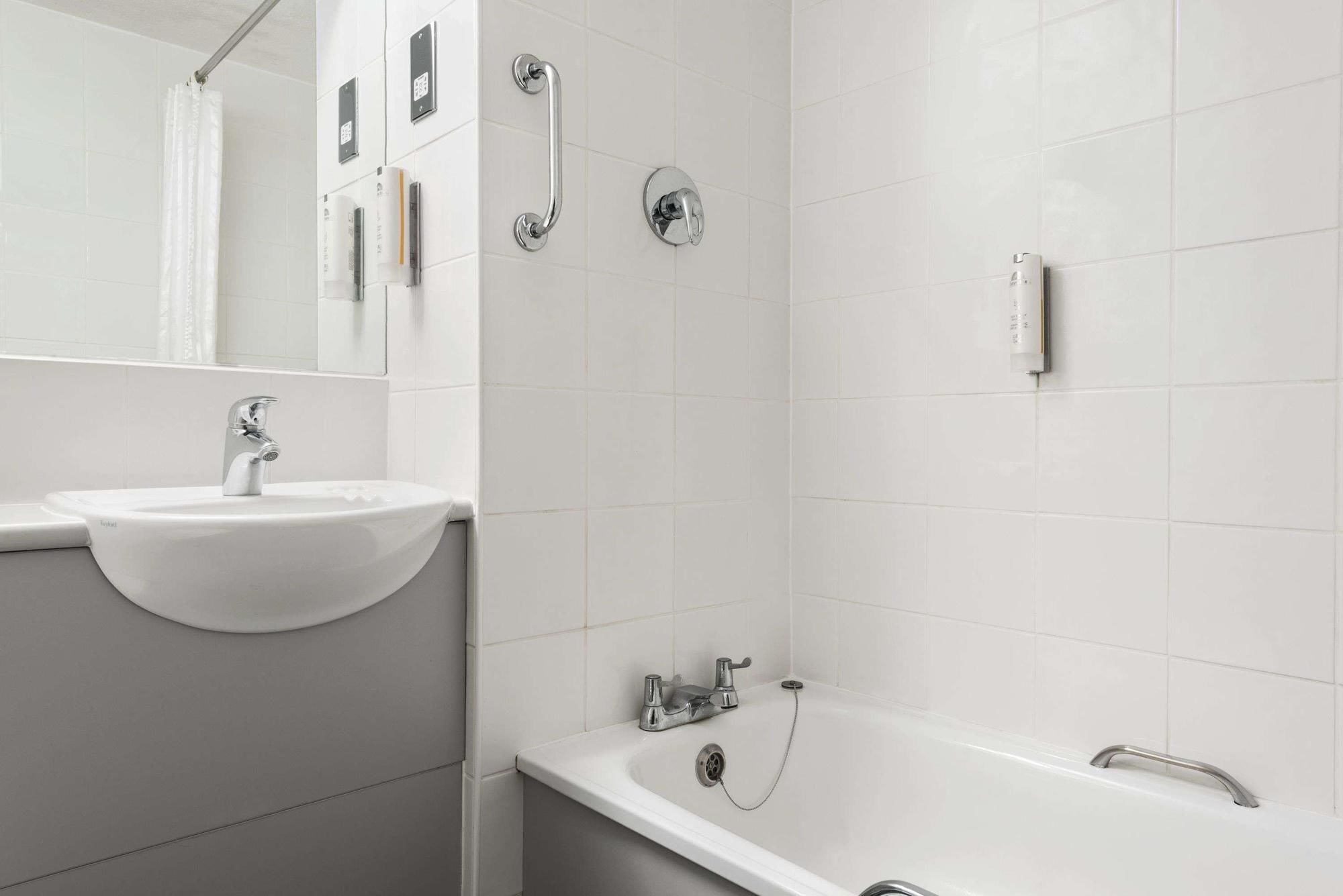 Days Sedgemoor Hotel 3*